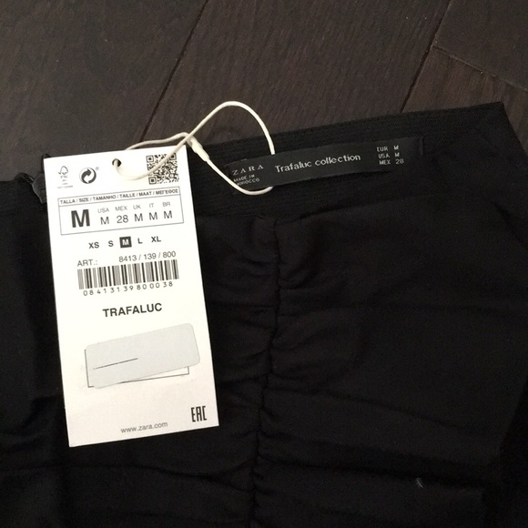 Zara Short black ruffle skirt - Picture 3 of 3